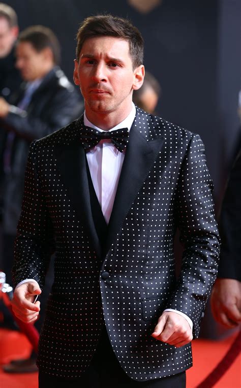 messi de traje